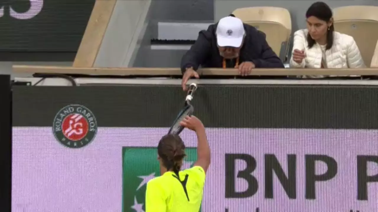 Imaginile zilei la Roland Garros! Ion Țiriac, ”curier” pentru Zverev: ce i-a cerut germanul miliardarului în timpul meciului cu Djokovic
